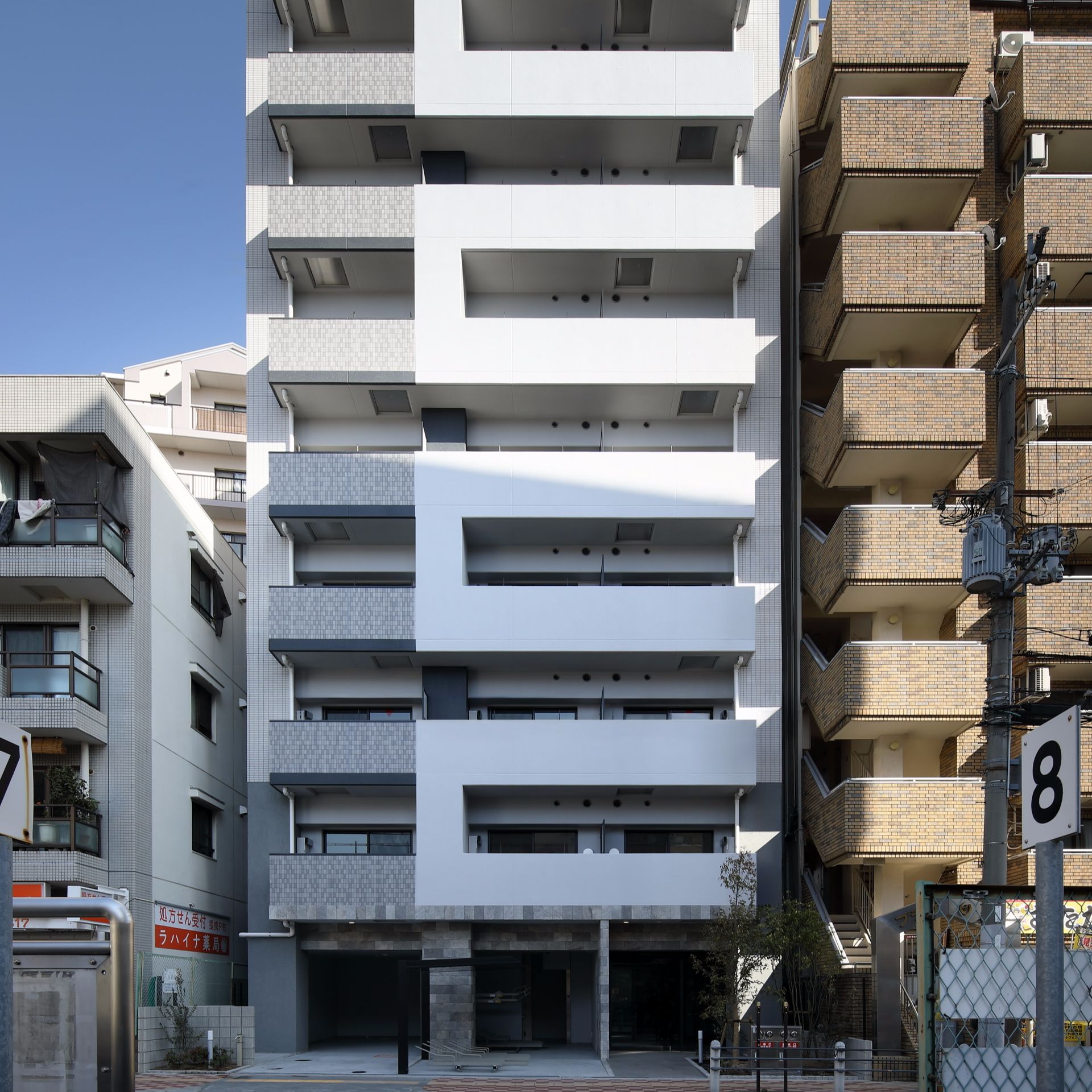 シーズンフラッツ新町